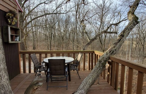 Hardin County Cabin | White Oak Tree House by Garden of the Gods in the Shawnee National Forest