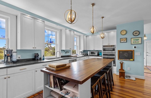 Morehead City House | White Rock-Soundfront Home with Pool