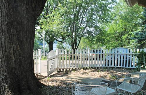 Wisconsin Dells House | White Rose Inns & Motel