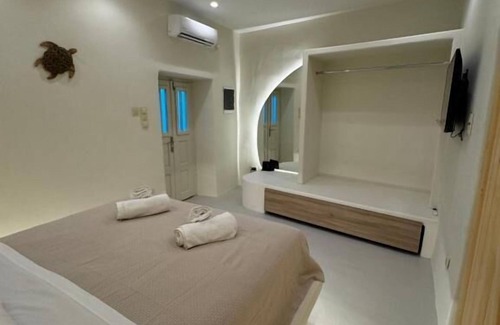 Ios Hotel | White Sand jacuzzi Suite