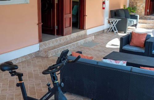 Antoneys Cay Apartment | White Sand Studio