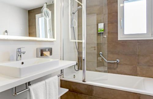 Arenal d'en Castell Apartment | White Sands Beach Club