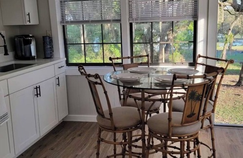 Keystone Heights Cottage | White Sands Lake 2-bedroom Cottage, Sleeps 6, Kayaks/Fishing