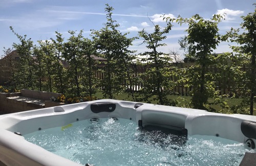 Dunholme House | White Swan Cottage, Ashlin Farm Barns