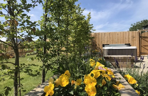 Dunholme House | White Swan Cottage, Ashlin Farm Barns