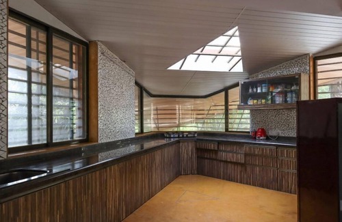 Navi Mumbai Villa | White Triangle By Joy Suites