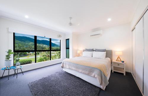 Airlie Beach House | Whitsunday Whisper Terrace - Townhouse Pets Airlie