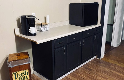 Poplar Bluff House | Whole 1 bedroom house in Poplar Bluff