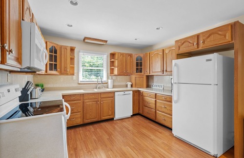 Clarkdale House | WHOLE Home with BASEMENT on 3 Acres