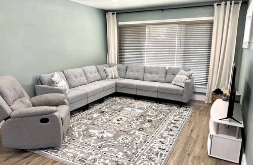 Sabetha House | Whole house-Small town charm