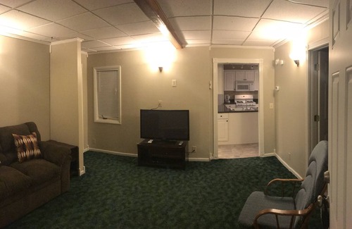 Billings House | Why get a room when you can get a House?