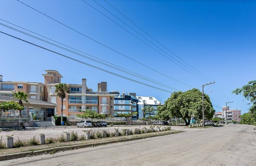 Ingleses Norte Apartment | WI-FI 100MB | 350m from Ingleses Beach #IA20