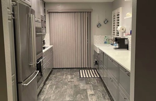 Monarch Beach Condo | WiFi, gym, pool, spas, pet, gates, laundry, patio, walk to beach