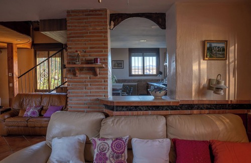 Albunuelas House | WIFI, POOL, RELAX, AIR CONDITIONING AND PEACE OF MIND