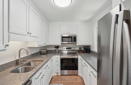 Twin Oaks House | Wild Dunes-Twin Oaks Lane-Updated, walk to beach and nearby shops!