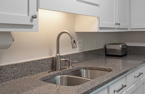 Twin Oaks House | Wild Dunes-Twin Oaks Lane-Updated, walk to beach and nearby shops!