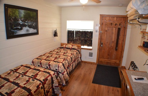 Merrill Hotel | Wild Goose Lodge