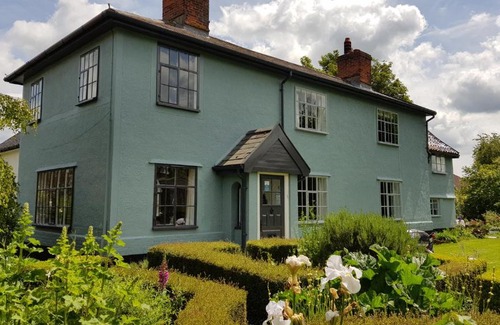 Laxfield Apartment | Will-O-The-Wisp