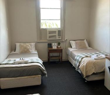 Wagga Wagga Hotel | William Farrer Hotel