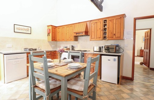 Foxley House | WILLOW, romantic, with a garden in Foulsham