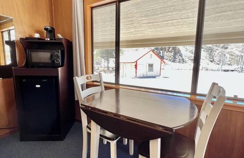 Bridgeport Cabin | Willow Springs Resort