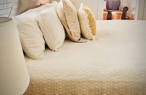 Biloxi Hotel | Willow Suite at The Mockingbird Inn Boutique Hotel