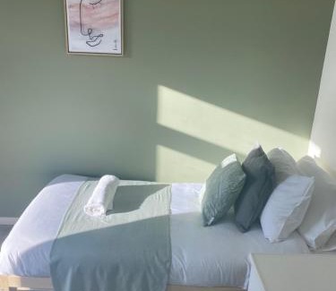 Newcastle-upon-Tyne House | Wilton - Perfect Home for Contractors Private Large Drive