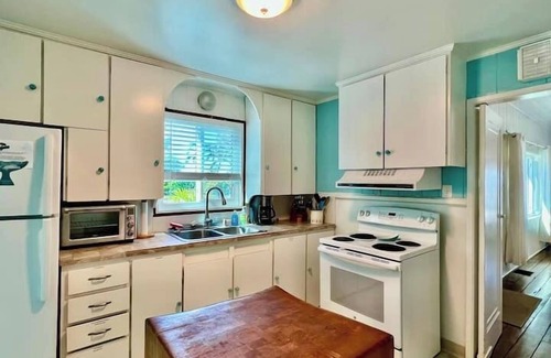 Pass-a-Grille House | Wind Swept Beach House- Your Beachfront Paradise Awaits