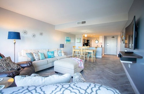 Amelia City Condo | Window to paradise!