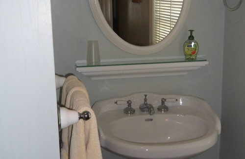 Off Broadway Bed & Breakfast | Windsome Bed & Breakfast