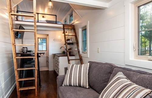 Gadsden Cottage | Windsor Cottage at River Rocks Landing