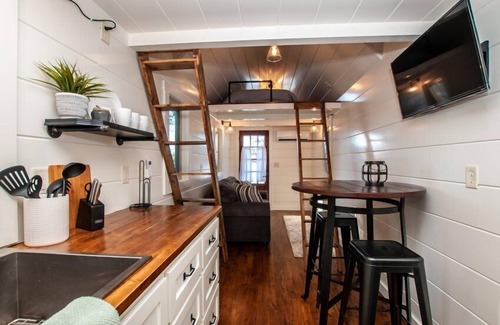 Gadsden Cottage | Windsor Cottage at River Rocks Landing