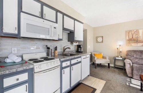 Table Rock House | Windsor Cottage - Fall Creek Beauty by Table Rock