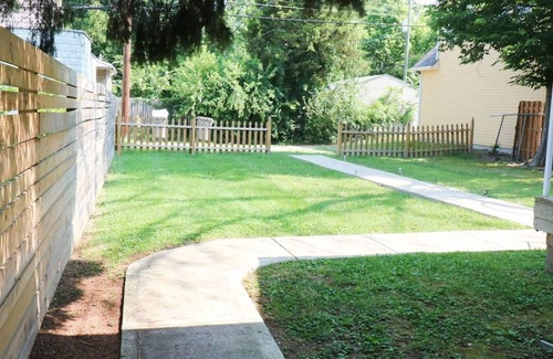 Near Eastside Apartment | Windsor Park Flat Minutes to Mass Ave