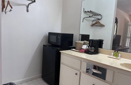 Grove Hill Hotel | WINDTREE INN