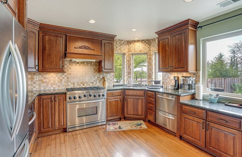 Vallejo House | Wine Country Gateway w/Views Btwn Napa & SF