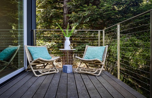 Sebastopol House | Wine Country Guest Cottage with Vineyard Views and Gardens