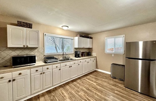 Fair Play House | Wine Country Retreat - Monarch Trails