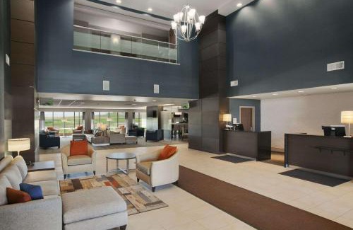 Bismarck Hotel | Wingate by Wyndham - Bismarck