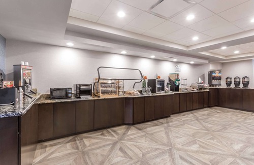 Southwest Orlando Hotel | Wingate by Wyndham Convention Ctr Closest Universal Orlando