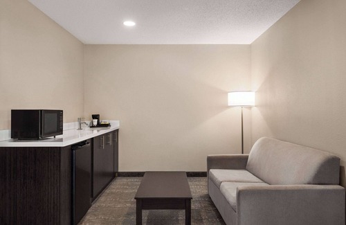 Port Wentworth Hotel | Wingate by Wyndham Savannah I-95 North