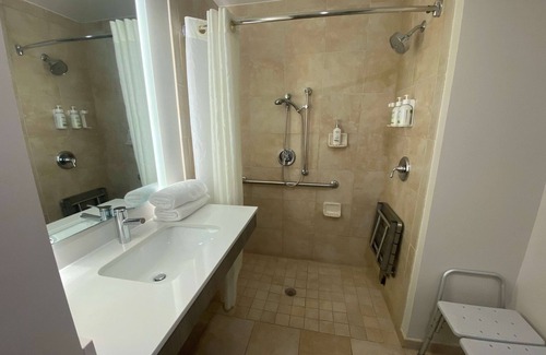 Southwest Raleigh Hotel | Wingate by Wyndham State Arena Raleigh/Cary