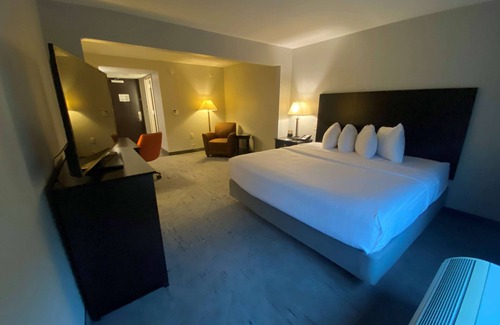 Southwest Raleigh Hotel | Wingate by Wyndham State Arena Raleigh/Cary