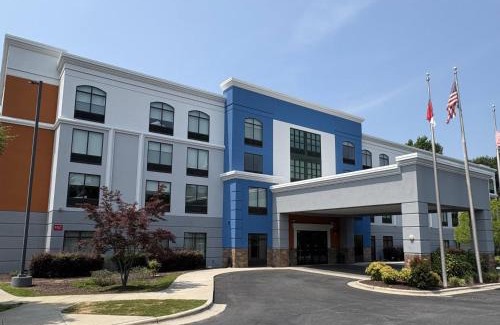 Southwest Raleigh Hotel | Wingate by Wyndham State Arena Raleigh/Cary Hotel