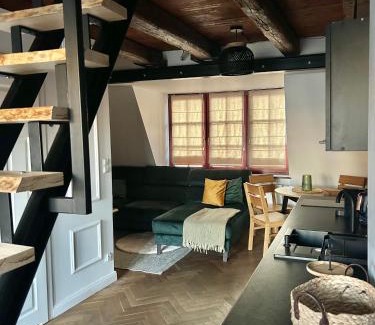 Stare Miasto Apartment | Winiarski dom Kapka wina