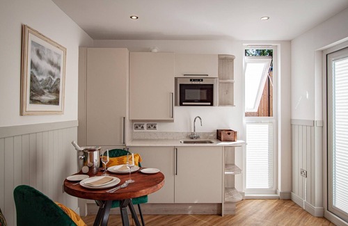 Windermere Cabin | Winster Woodland pod - a holiday Pod that sleeps 2 with an en-suite