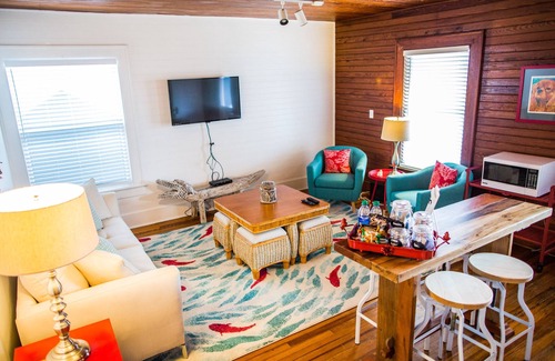 St. Augustine Beach Apartment | Winston at Ruby Dog on B Street
