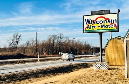 Random Lake Hotel | Wisconsin-Aire Motel By OYO Random Lake