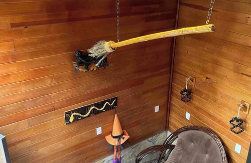 Santa Lucia Apartment | Witch Cabin. The Fauna Labyrinth