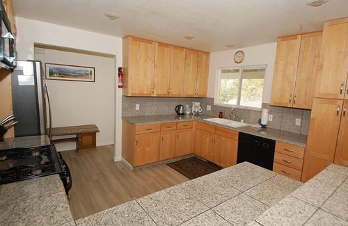 Rancho Bijou House | Within 1 Mile of Heavenly Ski Resort - Affordable with Hot Tub! -3402B